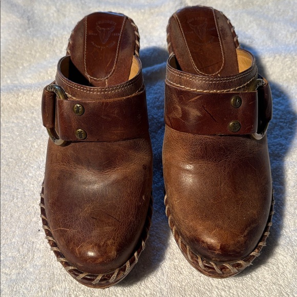 Frye Charlotte Distressed Leather Clogs - Picture 3 of 16